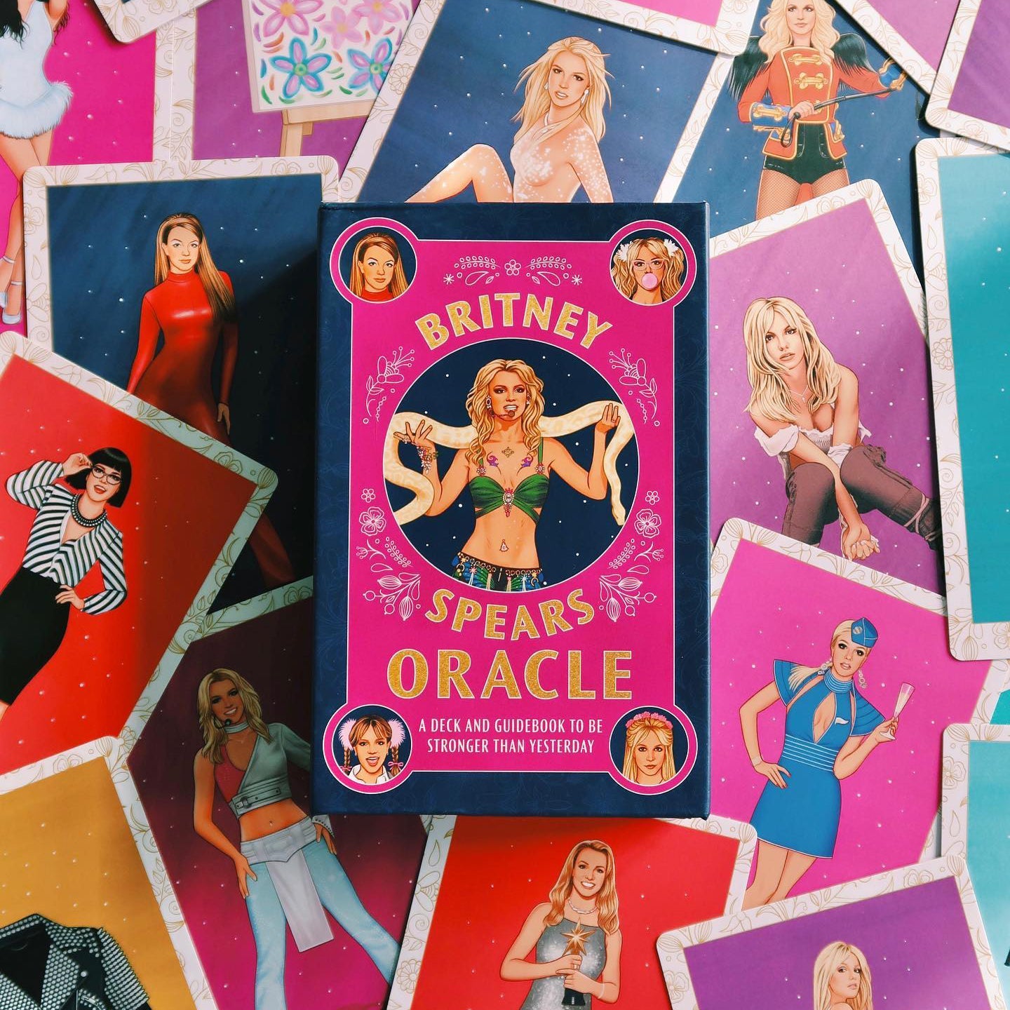 Britney Spears Oracle: Baraja y libro guía para ser más fuerte que ayer - Plastic Books