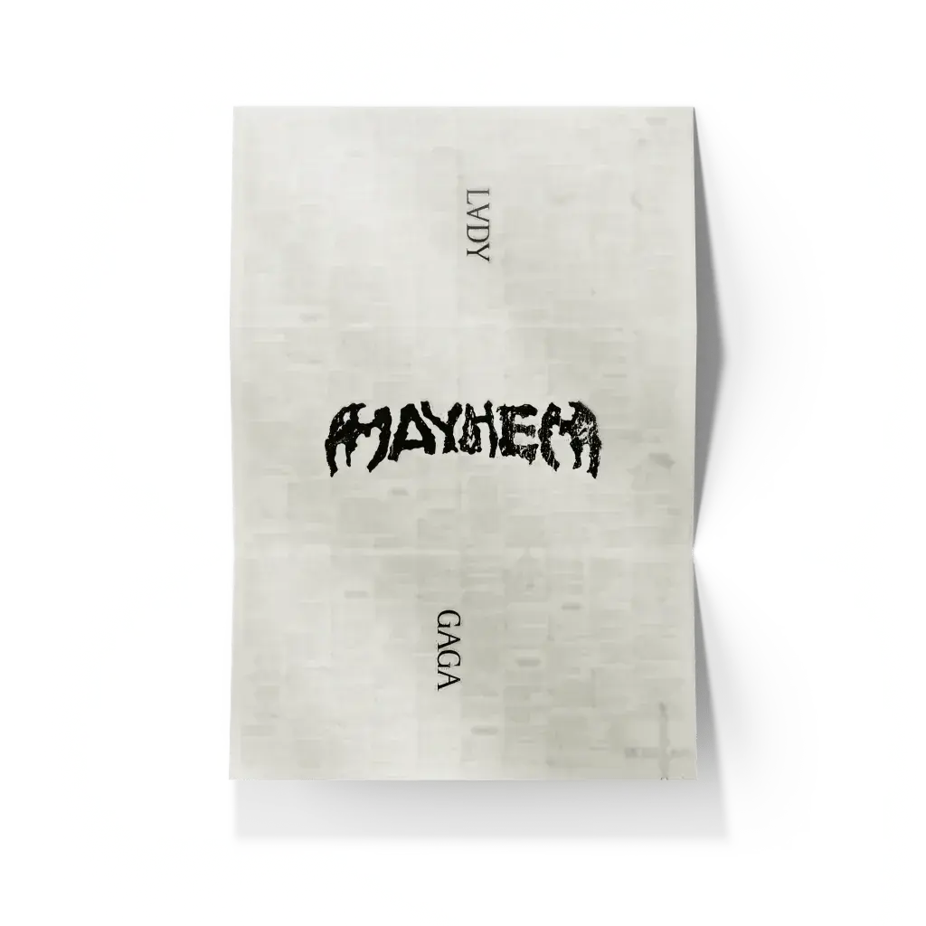 Vinilo blanco de Lady Gaga con el título "MAYHEM" en estilo gótico.