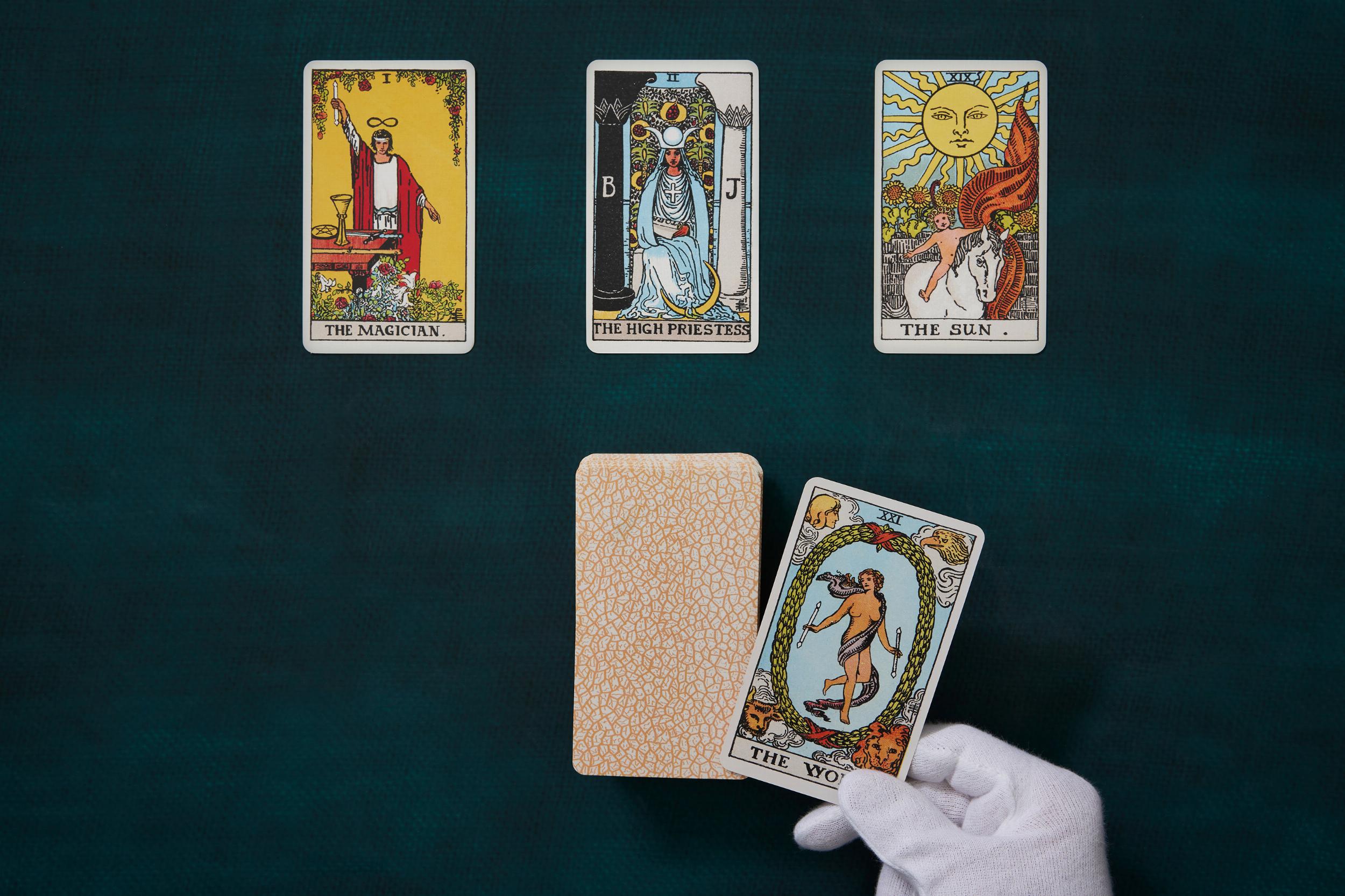 El Tarot de A․E․ Waite y P․ Colman Smith – Plastic Books