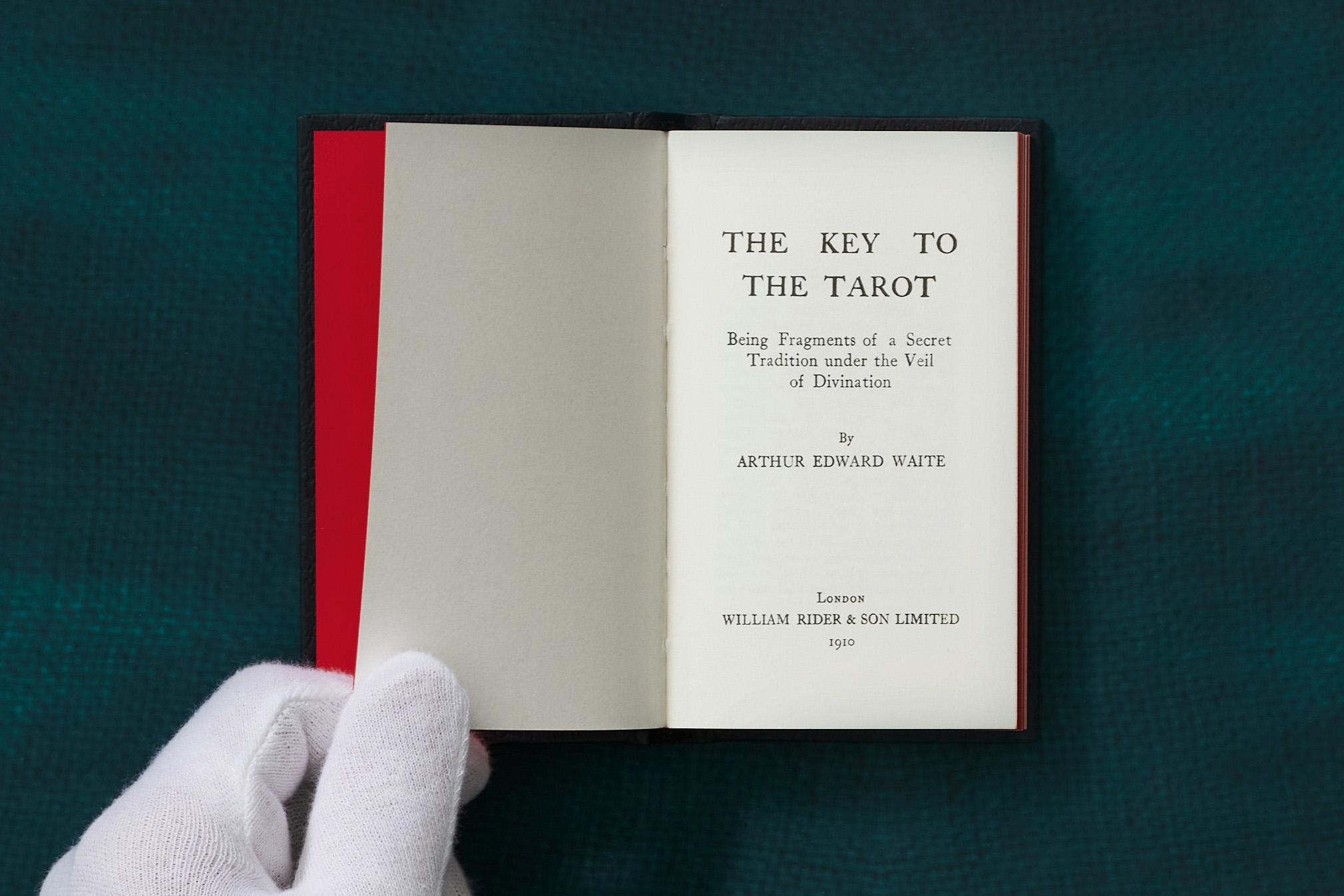 El Tarot de A․E․ Waite y P․ Colman Smith – Plastic Books