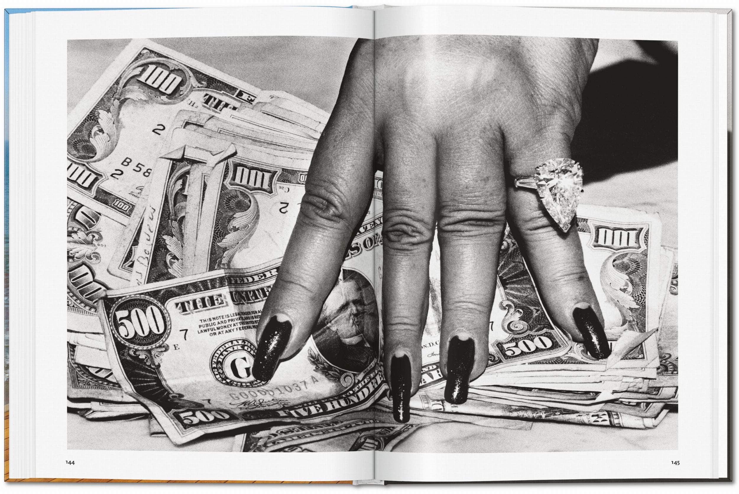 Helmut Newton – Plastic Books