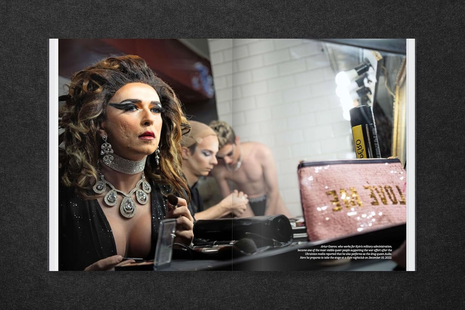 The Queer Face of War: Retratos e historias desde Ucrania – Plastic Books